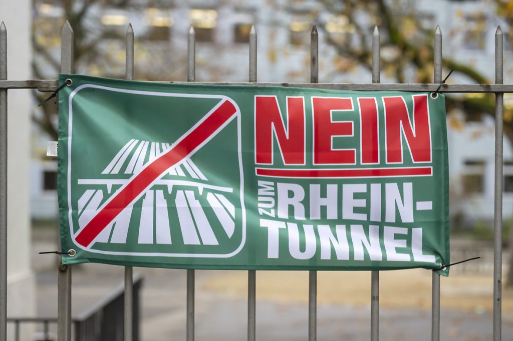 Rheintunnel wird in Basel-Stadt und Birsfelden klar versenkt