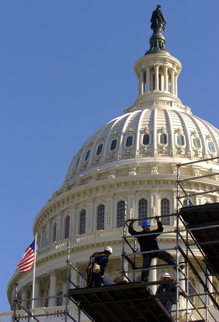 US-Flaggen bei Trumps Amtseinführung auf voller Höhe