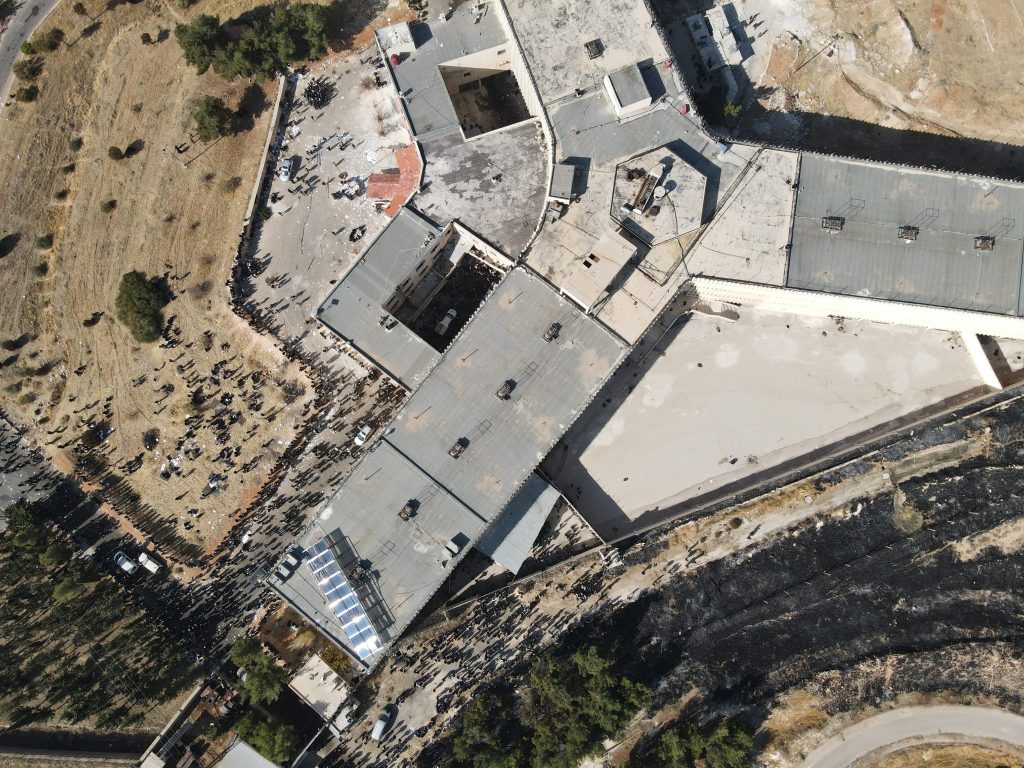 Verbrechen gegen die Menschlichkeit im Saidnaja-Gefängnis aufgedeckt