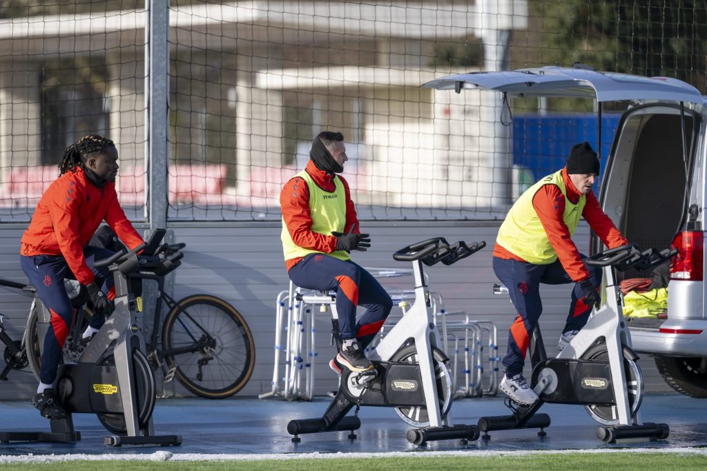 Erstes Training bei frostigem Wetter – aber mit vollen Batterien