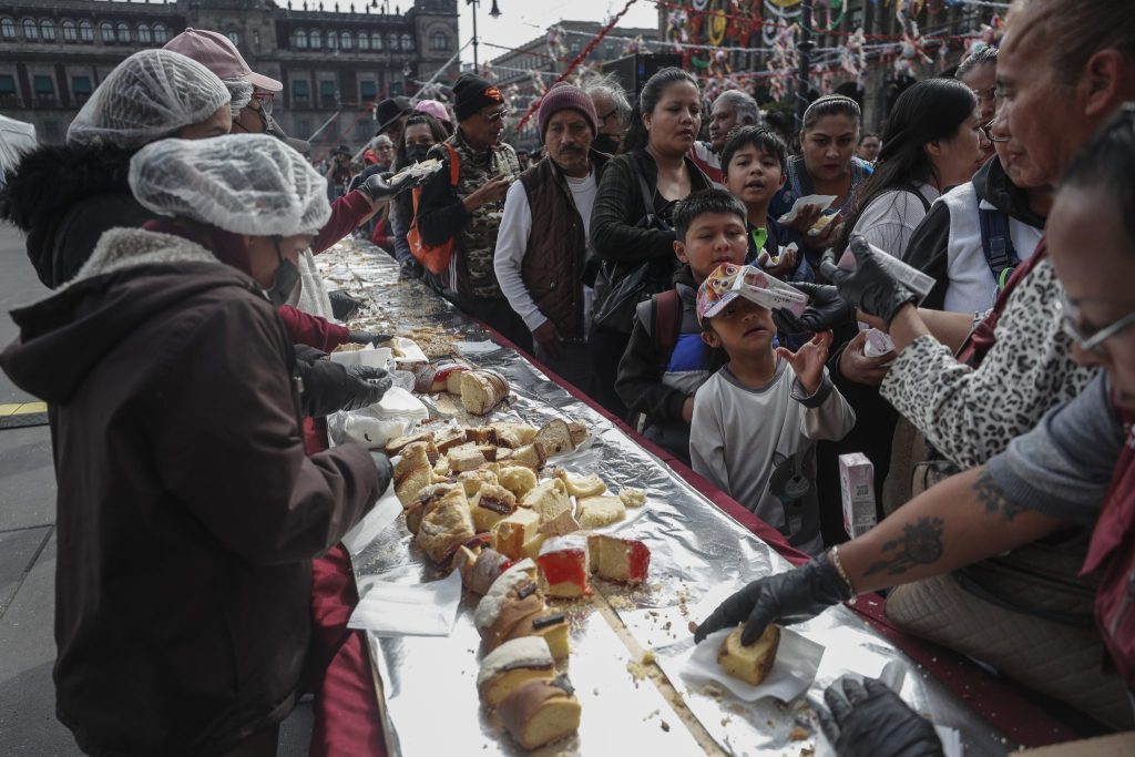 Fliegende Hexen und begossene Wurzeln: Die verrücktesten Bräuche zum Dreikönigstag