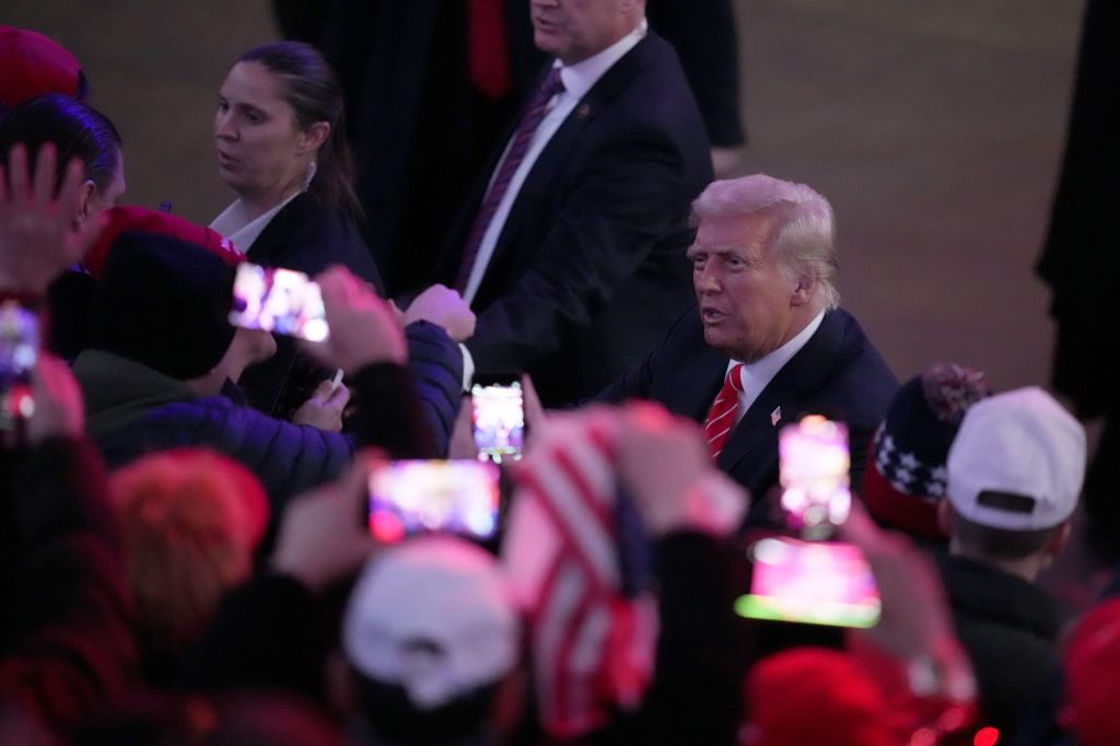 Trump feiert sich bereits vor Vereidigung