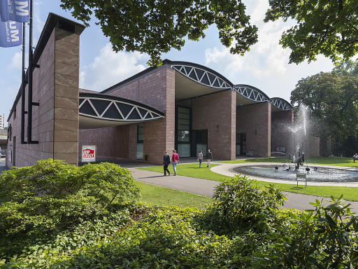 Tinguely Museum feiert Jean Tinguelys 100. Geburtstag mit Kunst-Geisterbahn