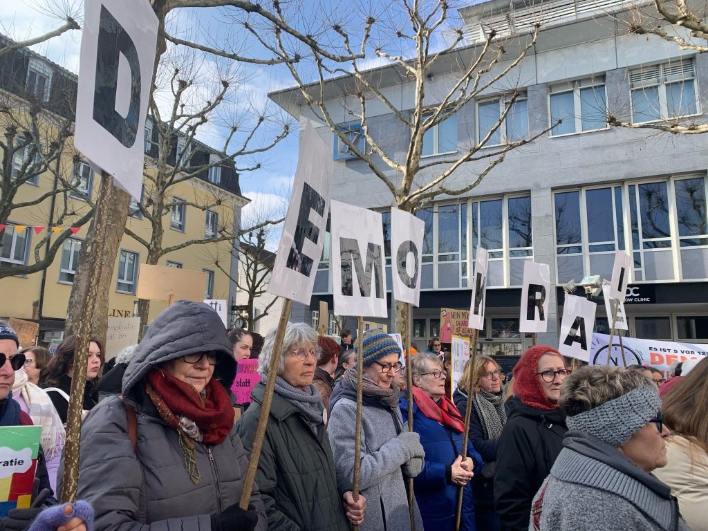 Rund 2300 Menschen demonstrieren in Lörrach gegen Rechtspopulismus