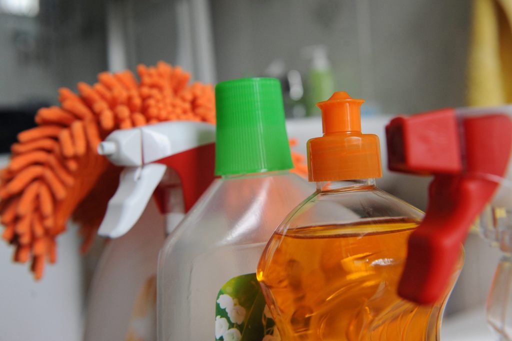 Kantonslabor deckt schwerwiegende Mängel bei Chemikalien auf