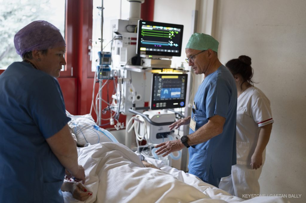 Schlechtere Behandlung: Schweizer Männer überleben einen Herzstillstand eher als Frauen