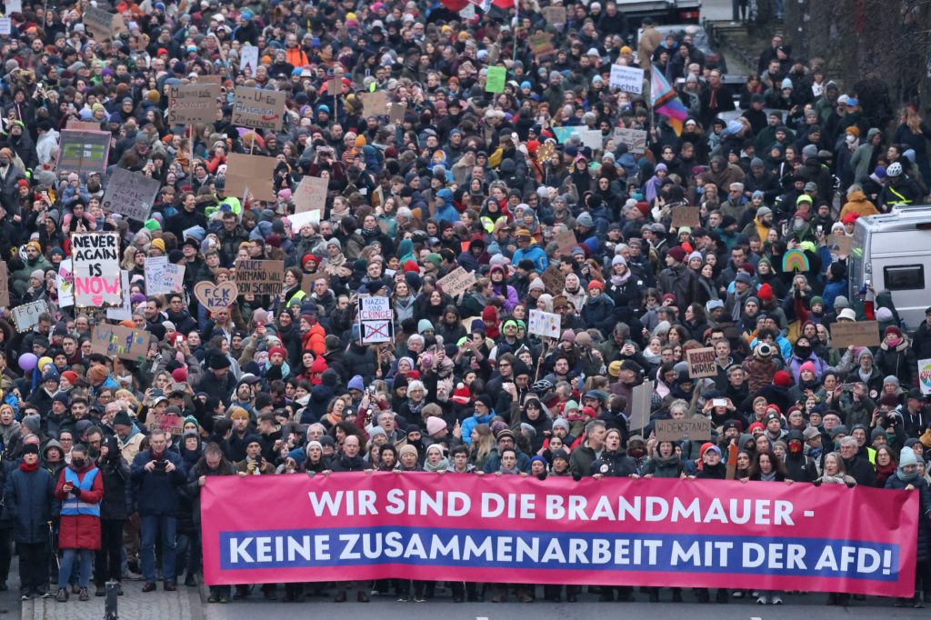 «Bunt statt braun» – Demonstrationen gegen AfD und CDU-Kurs