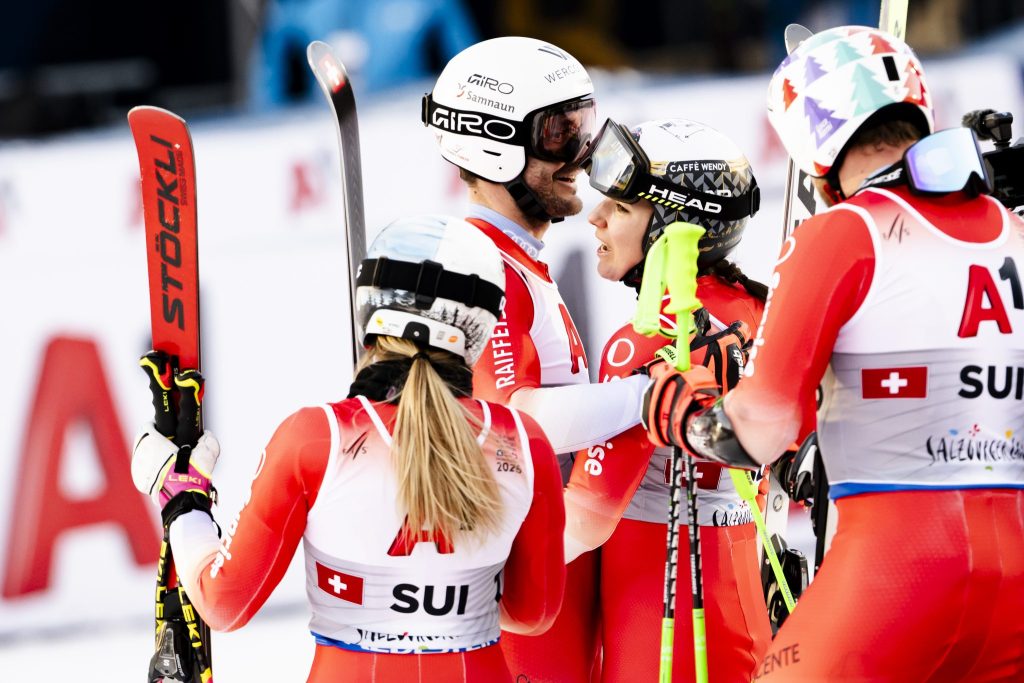 Die Schweiz gewinnt zum Auftakt Silber im Teamwettkampf