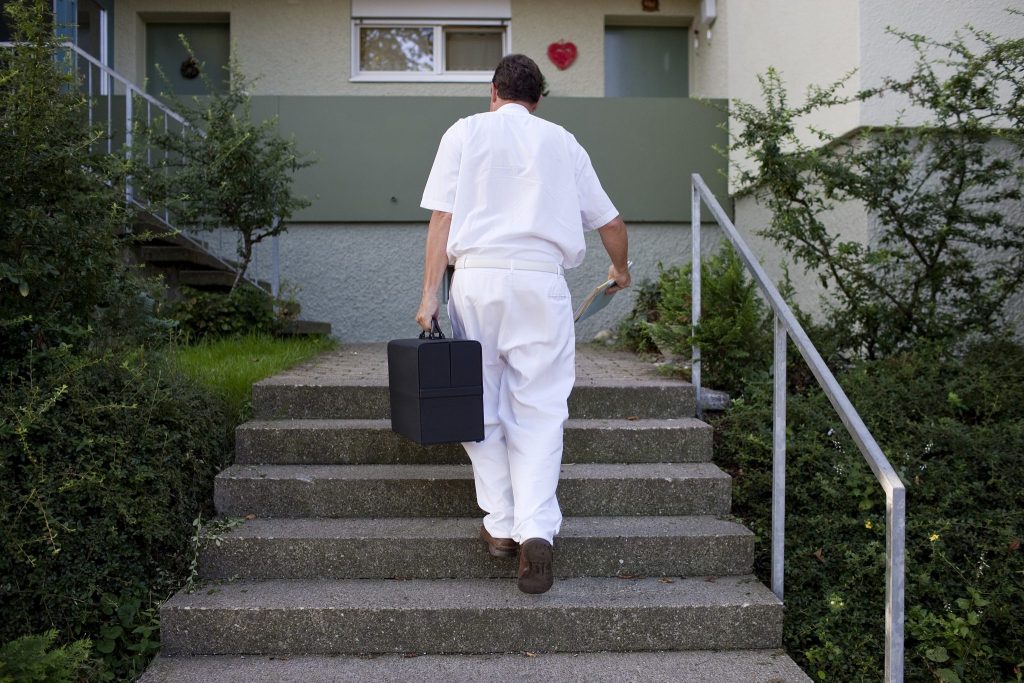 Während Totalsperre: Kanton spricht Geld für Behandlung zu Hause