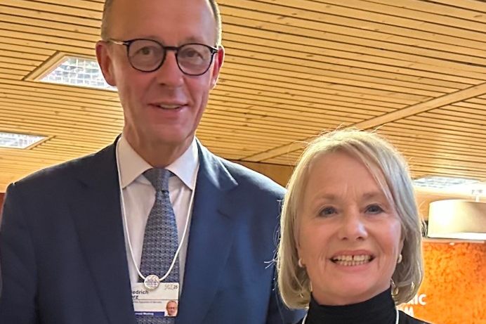 Die Mitte gratuliert Friedrich Merz – die SP kritisiert den Rechtsrutsch