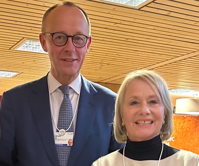 Die Mitte gratuliert Friedrich Merz – die SP kritisiert den Rechtsrutsch