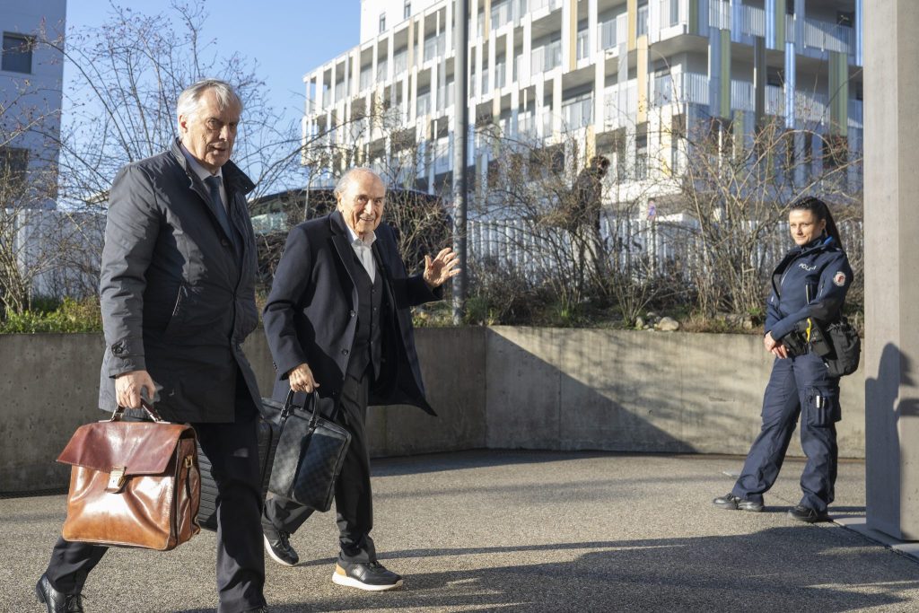 Anwälte von Blatter und Platini kritisieren Fifa und Anklagebehörde