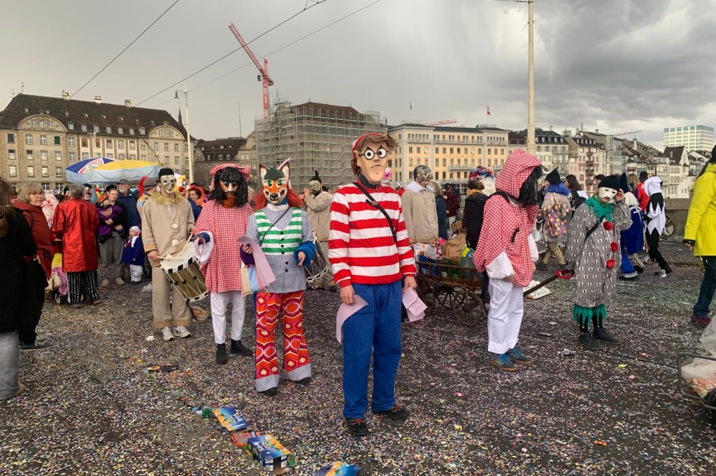 Für alle, die noch nicht genug haben: D’Fasnacht uss Schyssdräggziigli-Sicht