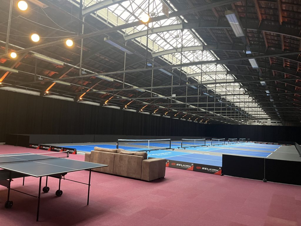 Auf dem Wolf eröffnet die schweizweit grösste Pickleballhalle