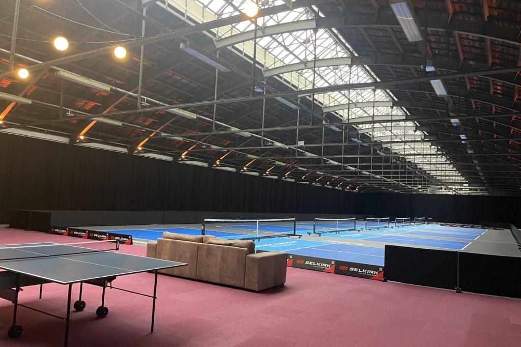 Auf dem Wolf eröffnet die schweizweit grösste Pickleballhalle