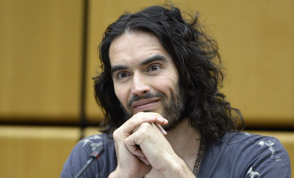 Russell Brand wegen Vergewaltigung angeklagt