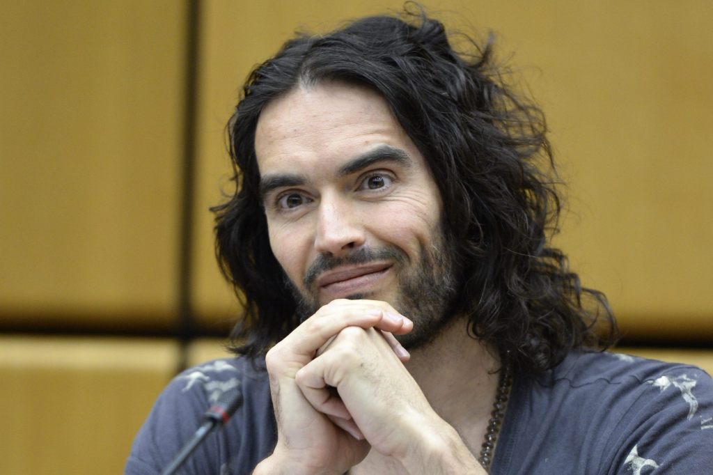 Russell Brand wegen Vergewaltigung angeklagt