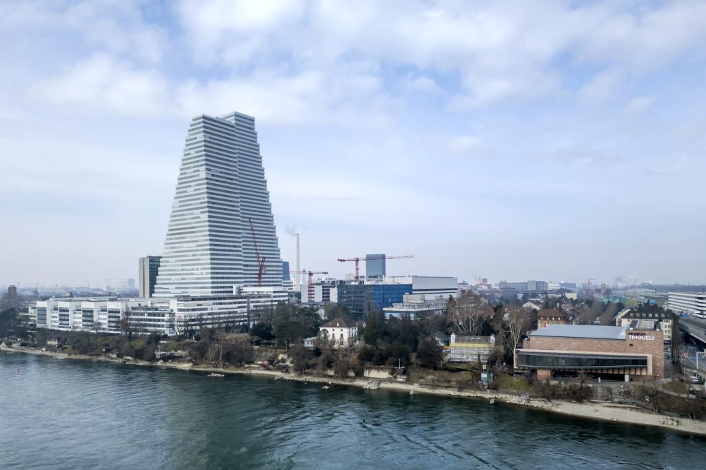 Roche steckt 50 Milliarden Dollar in das US-Geschäft