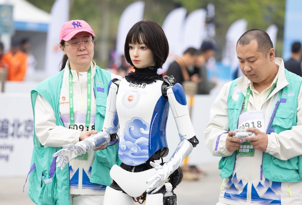 In China treten Roboter beim Halbmarathon an