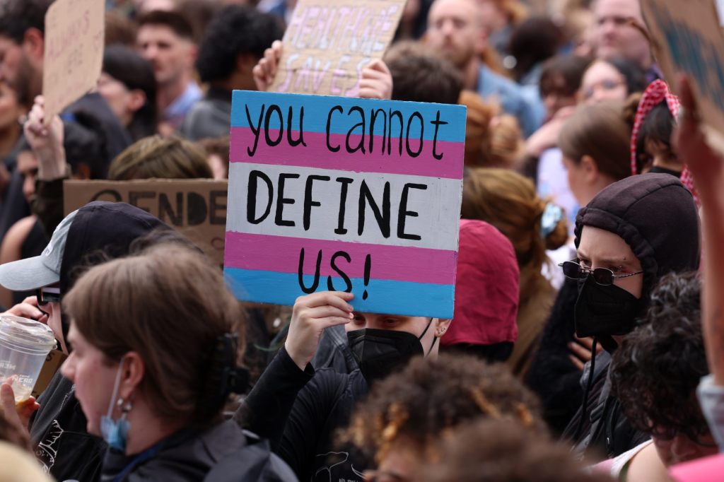 Nach Londoner Urteil: Tausende protestieren für Transrechte
