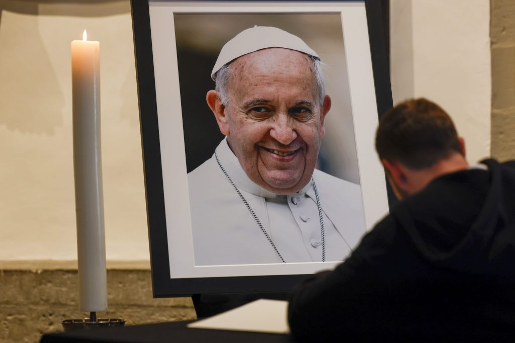 Papst-Beisetzung wird in Schweizer Kirchen live übertragen