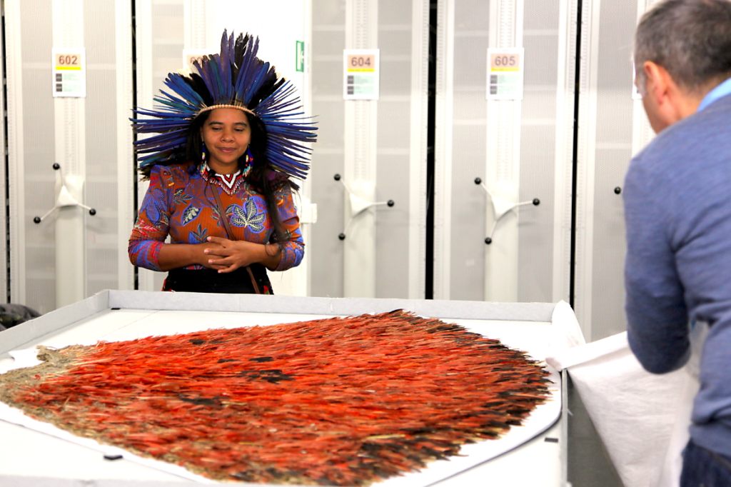 Museum der Kulturen beleuchtet die Schöpfer der Objekte