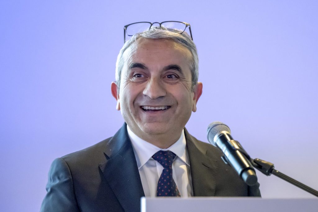 Der Basler Erziehungsdirektor erhält sein Zwischenzeugnis