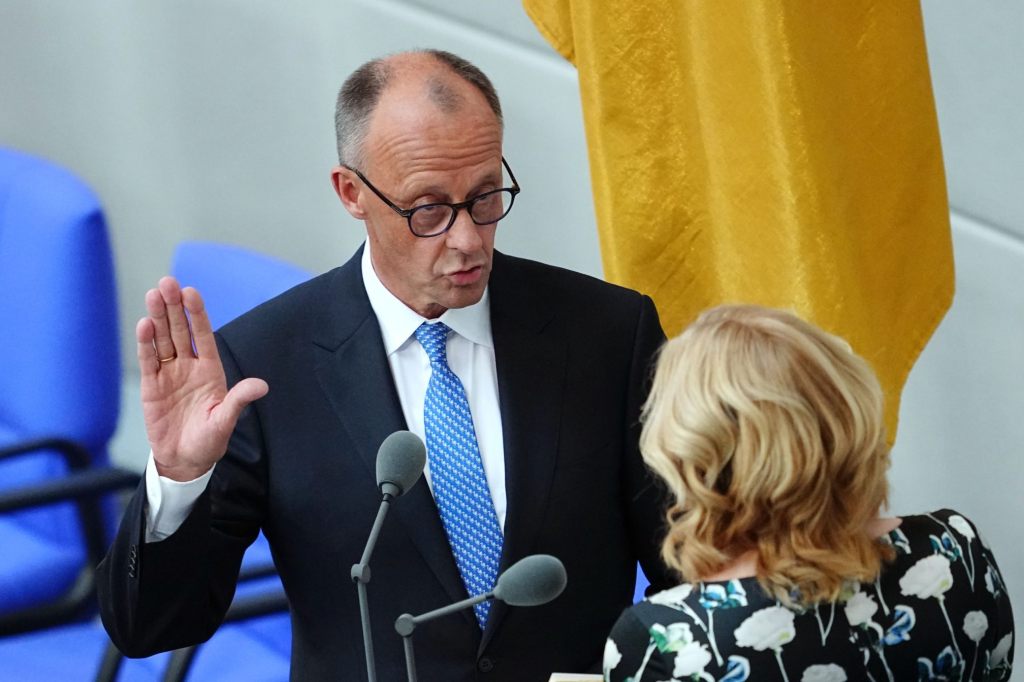 «So wahr mir Gott helfe»: Merz ist neuer Bundeskanzler