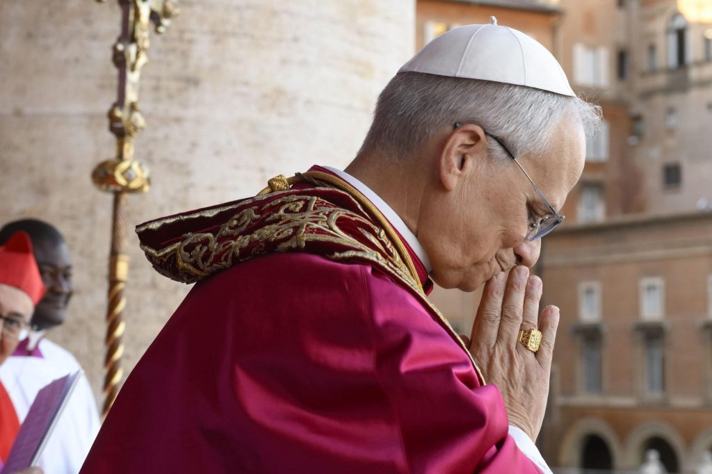 Robert Francis Prevost zum Papst gewählt