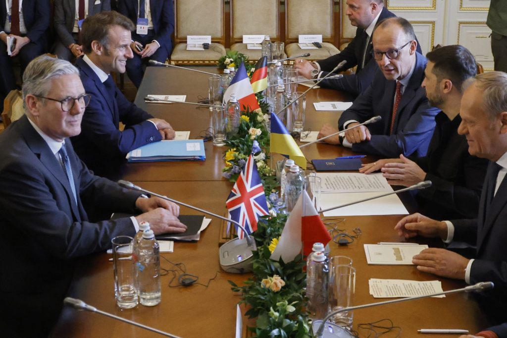 Merz und Macron in Kiew: Mission für eine Waffenruhe