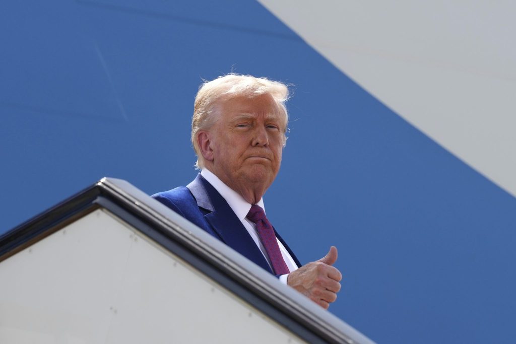 USA nehmen geschenkten Jumbojet von Katar offiziell an