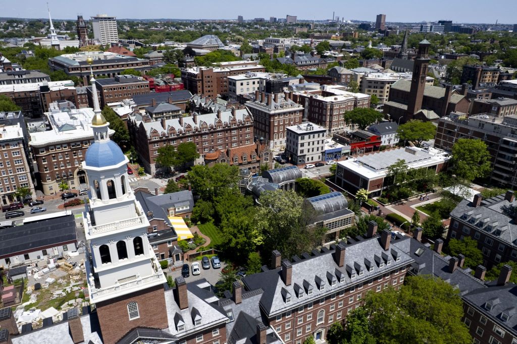 Berichte: USA stoppen neue Visa-Termine für Studierende