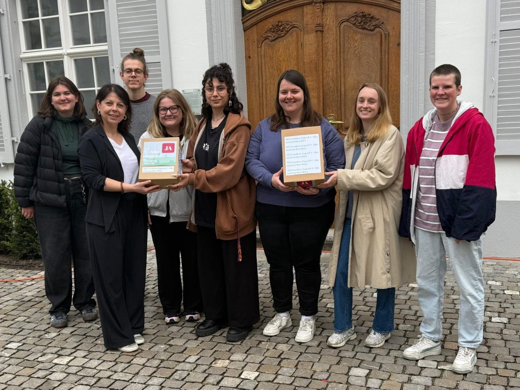 Jungparteien reichen Unterschriften für günstigeres U-Abo ein
