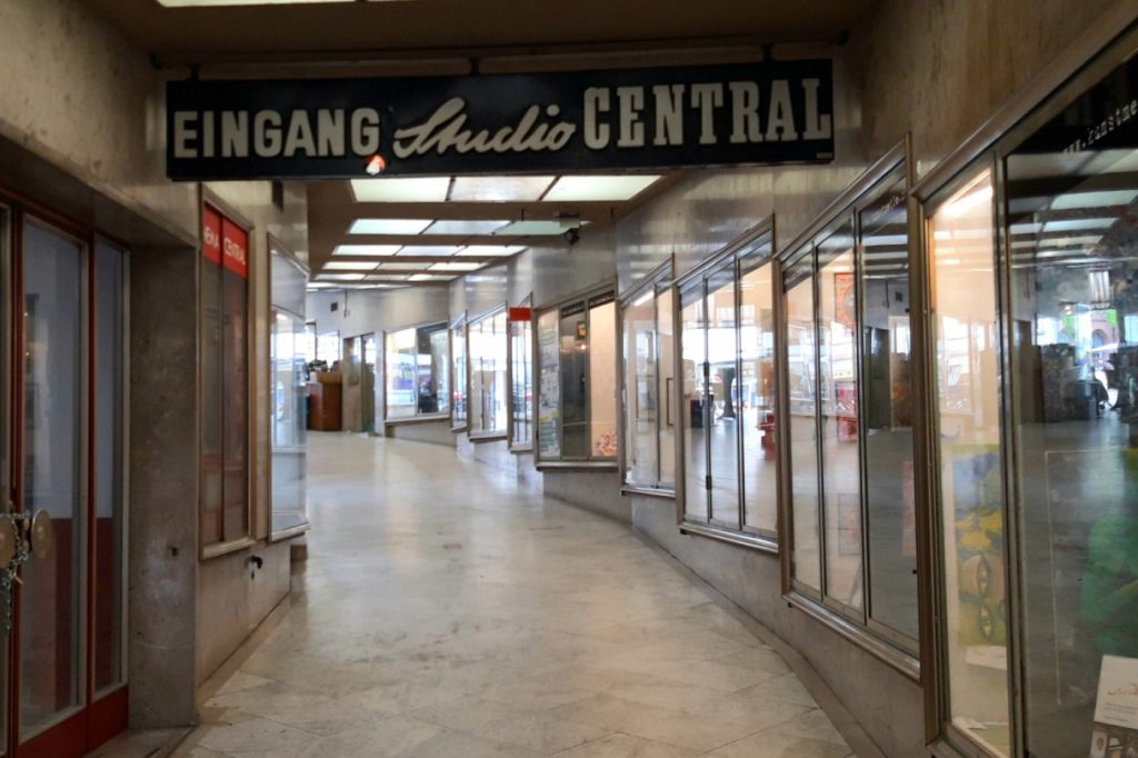 Bau von Indoor-Minigolf im ehemaligen Basler Kino verzögert sich