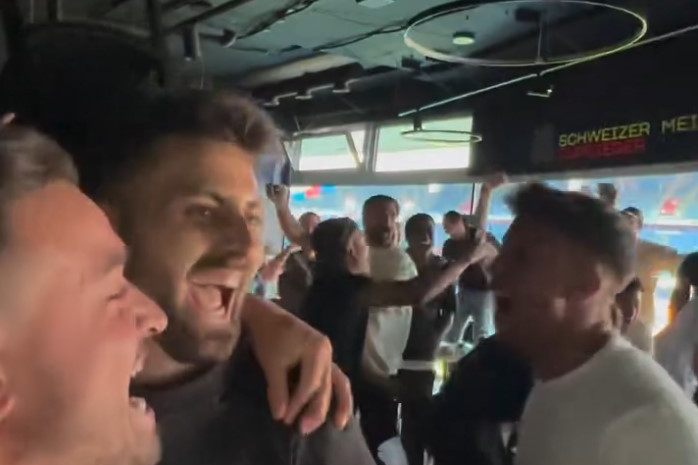 Ekstase im Joggeli: So bejubelt die Mannschaft den Schlusspfiff