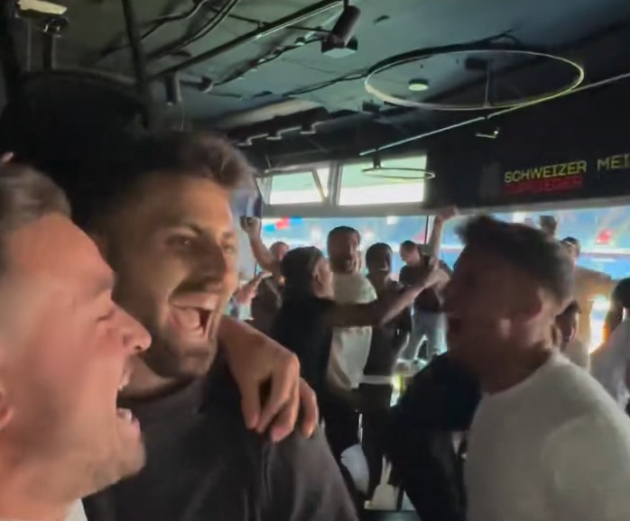 Ekstase im Joggeli: So bejubelt die Mannschaft den Schlusspfiff