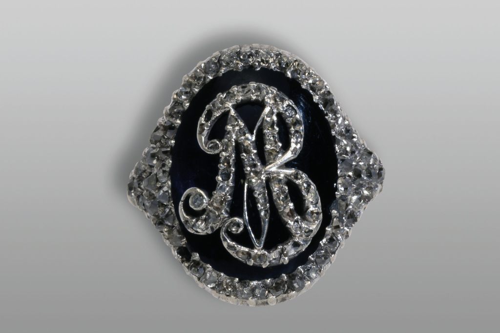 Historischer Ring geklaut – Polizei und Kirschgarten-Museum hoffen auf Hinweise