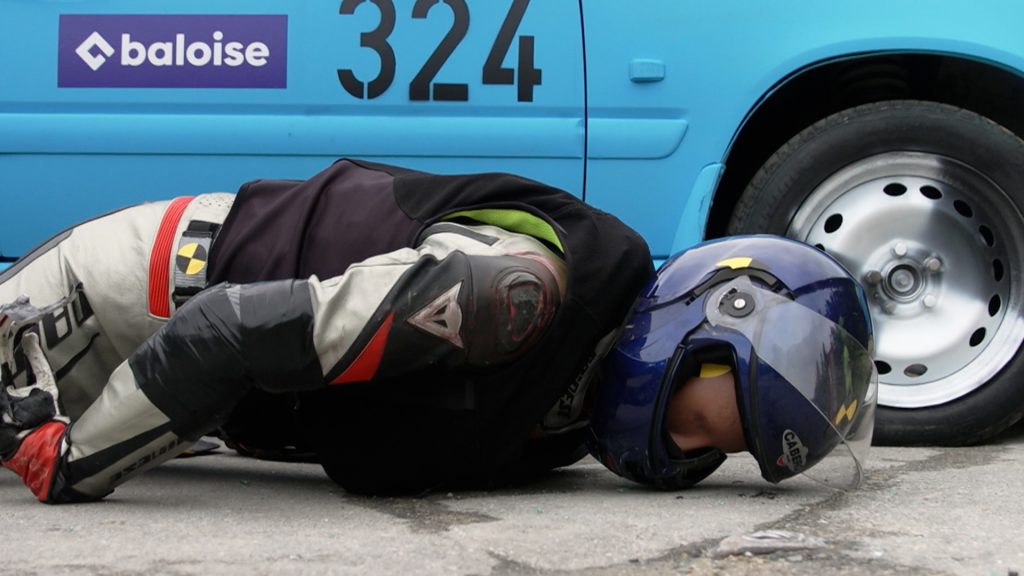 Crashtest mit Dummies: So verheerend kann ein Töffunfall enden
