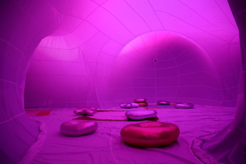 «Breathe with me»: Atmende Kunstinstallation als Ort der Ruhe