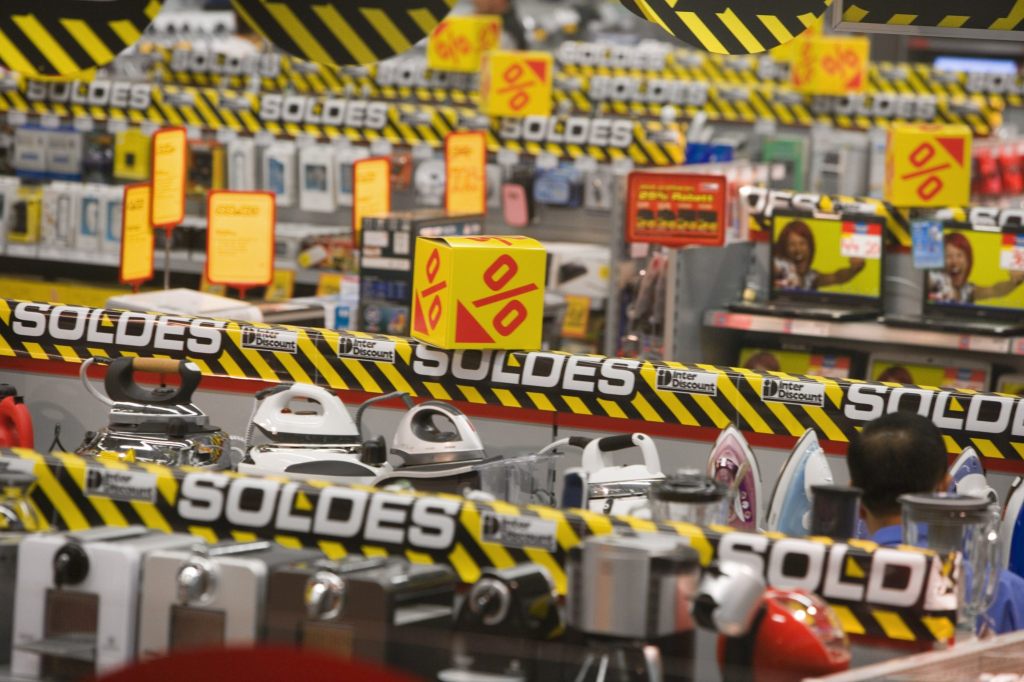 Dienstleistungsumsätze schrumpfen im März leicht