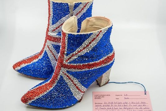 Diese Glitzer-Stiefel und 14 weitere ESC-Objekte kommen in die Sammlung