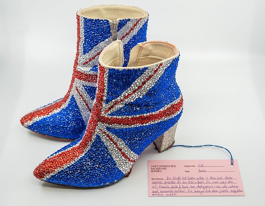 Diese Glitzer-Stiefel und 14 weitere ESC-Objekte kommen in die Sammlung