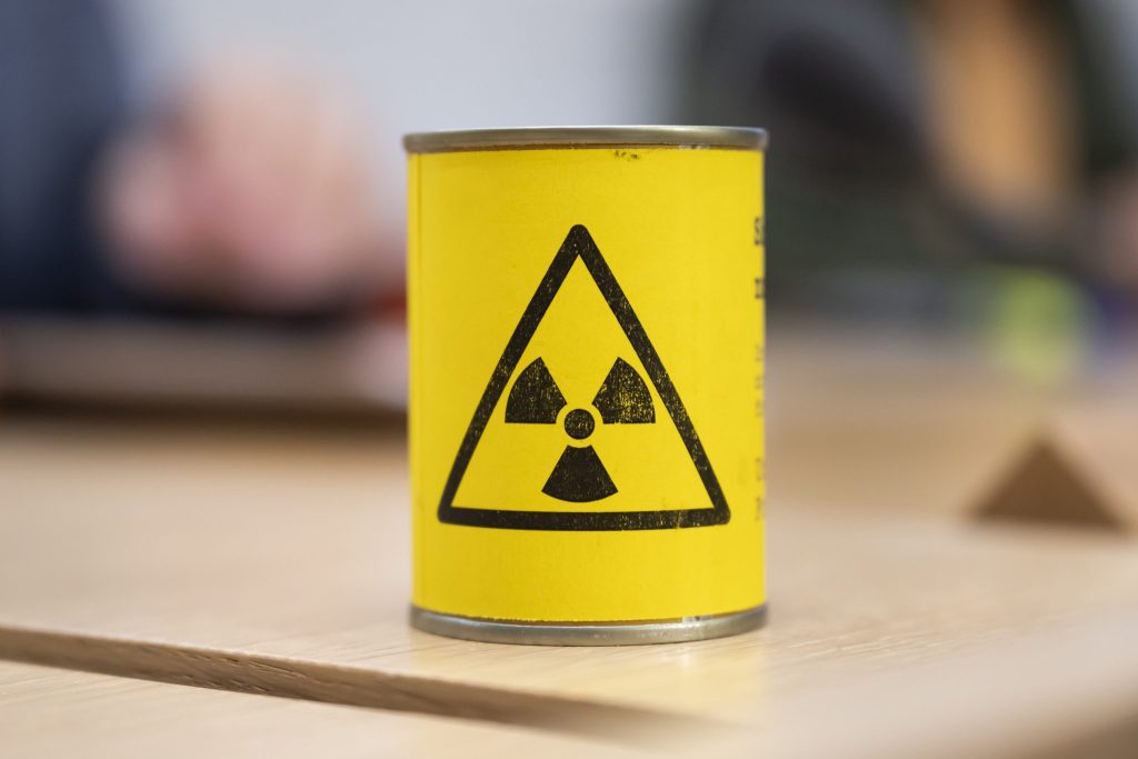 Forscher finden mehr als 1000 Atommüll-Fässer im Atlantik