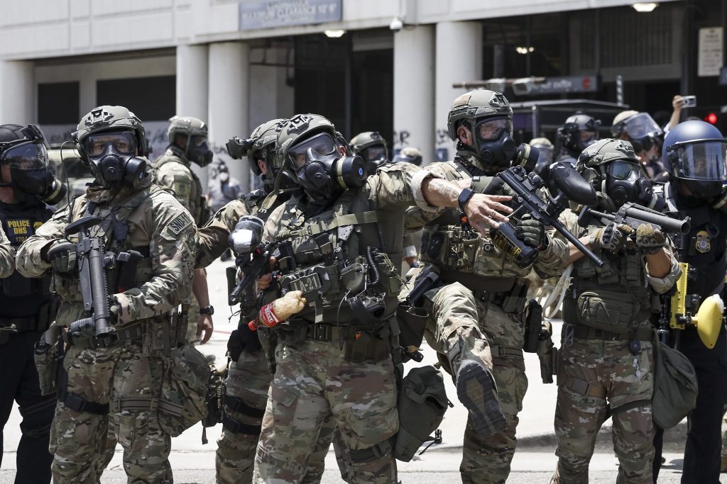 "Alarmierender Machtmissbrauch" - Gouverneure kritisieren Trumps Vorgehen