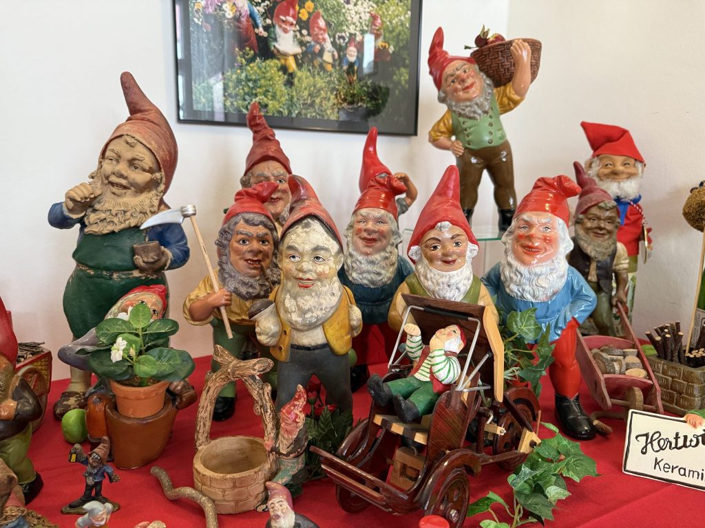 «Meine Schwester und ich mögen Gartenzwerge, aber es sind doch sehr viele»