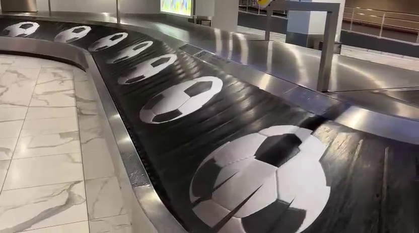 Basel begrüsst EM-Gäste mit rollenden Fussbällen