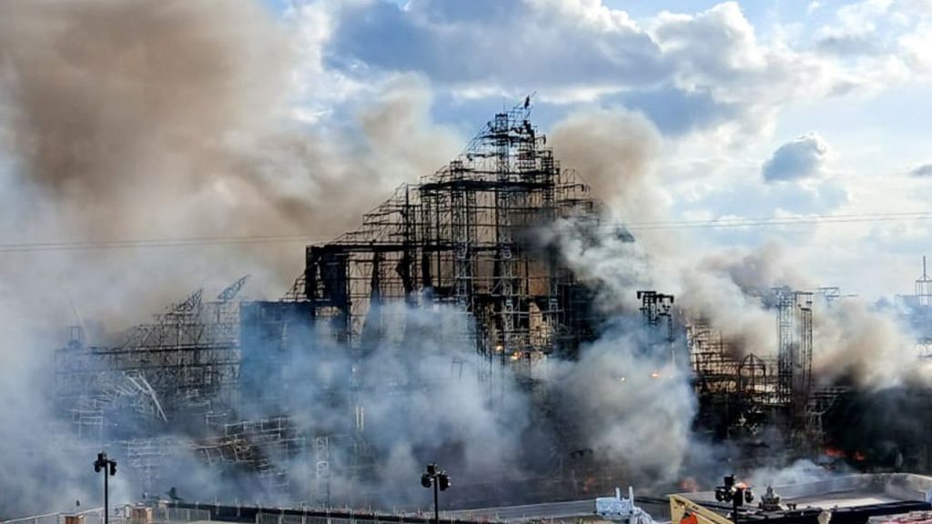 Tomorrowland startet trotz abgebrannter Hauptbühne