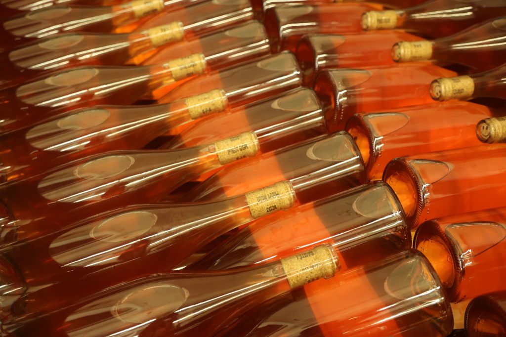 Kelterei am Rheinufer setzt auf regionalen Anbau und Handarbeit