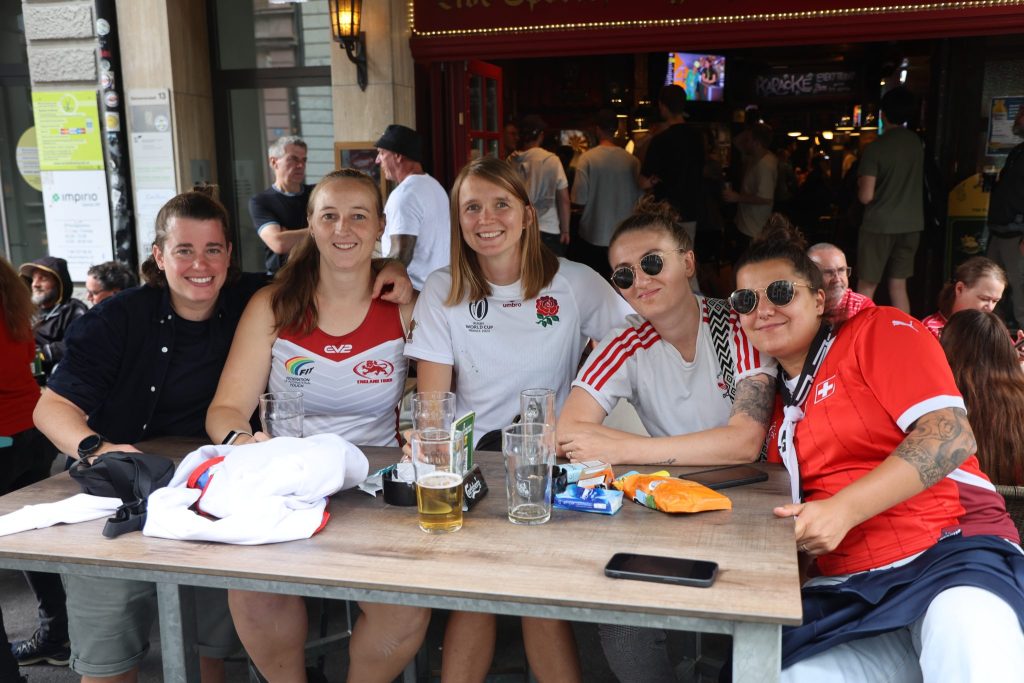 Fans auf dem Barfi: Gefiebert, gelitten und am Ende genossen