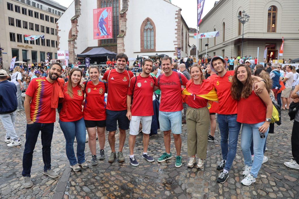 Fans auf dem Barfi: Gefiebert, gelitten und am Ende genossen